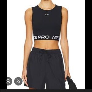 Nike Pro 365 Cropped Tank Top in Black & White